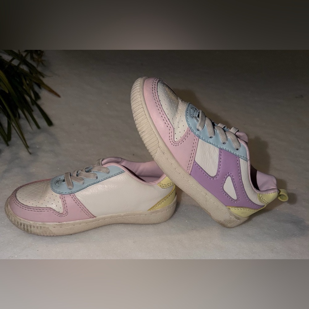Carter’s toddler girls pastel sneakers elastic lace up with pull￼ tab size 9